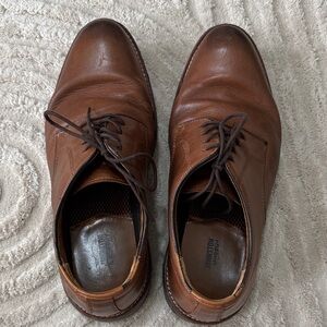 Johnston & Murphy Men's Rich Brown Oxfords